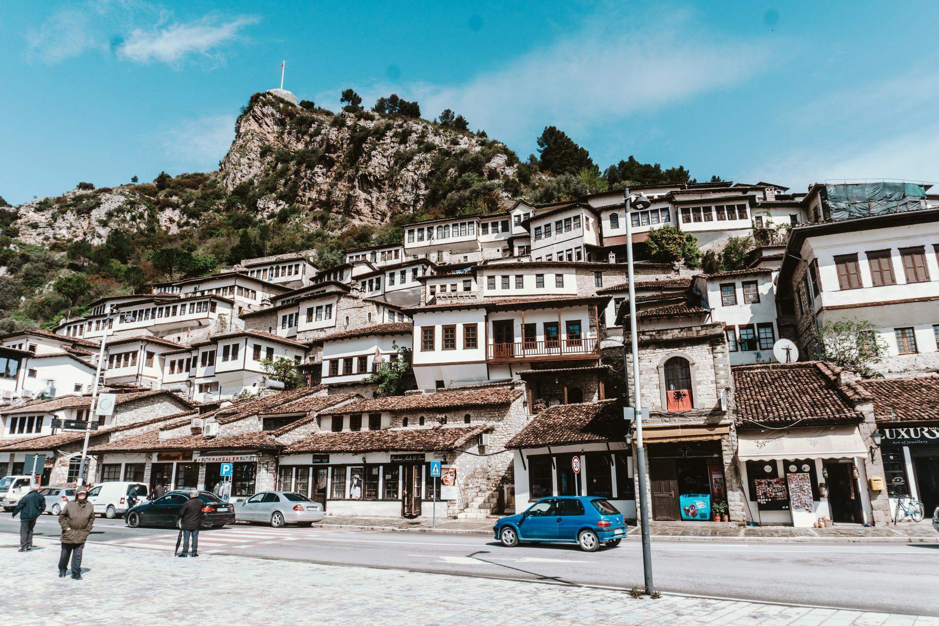 Albanien